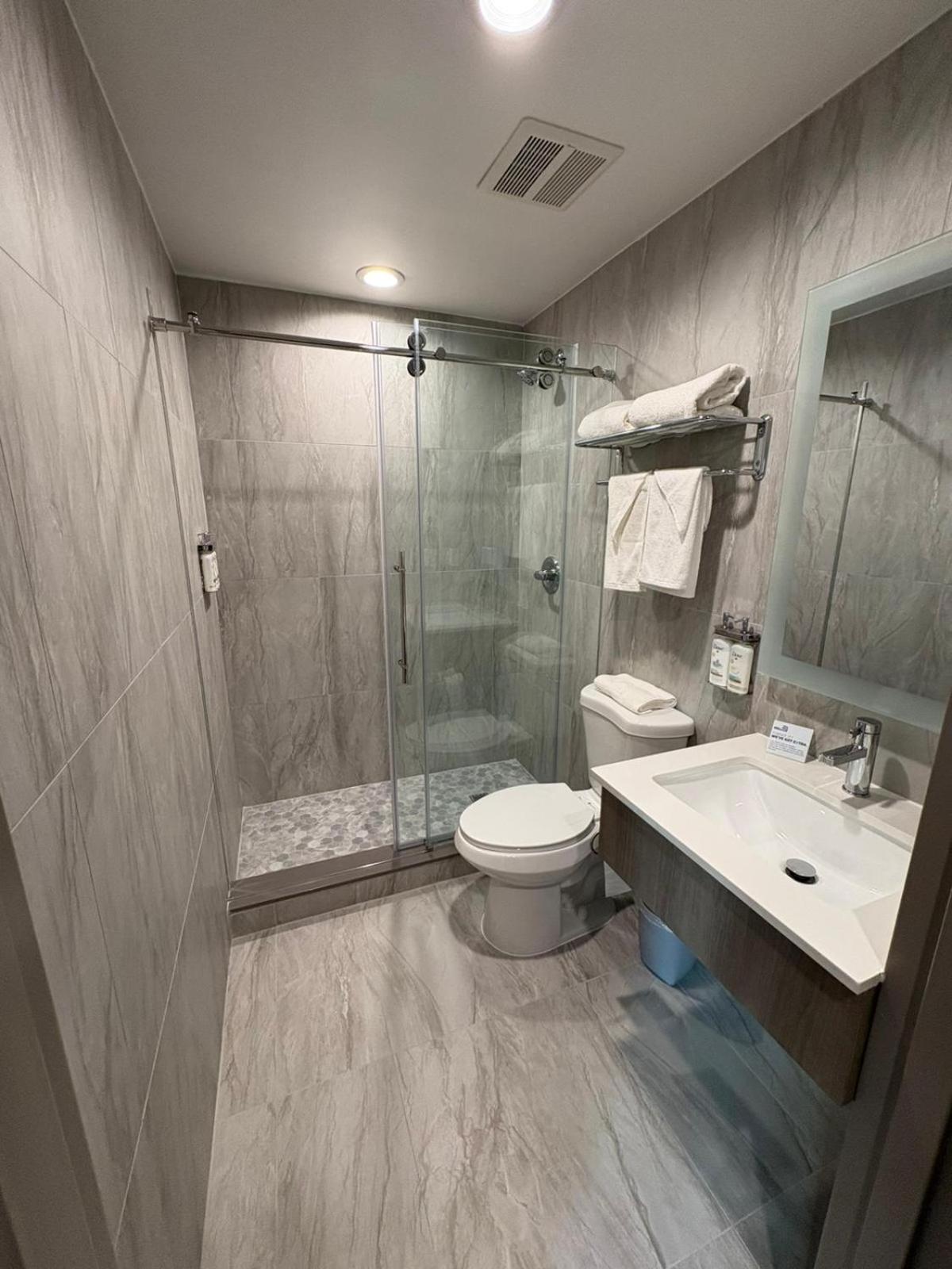 Holiday Inn Express & Suites New York Dış mekan fotoğraf